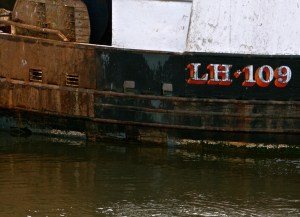 rust, boats, registration, Leith, complimentary colour